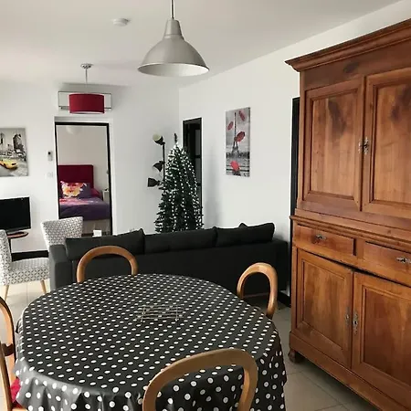 Casa vacanze A 4 Kms Bergerac, Jacuzzi, Piscine, 3 Chs *