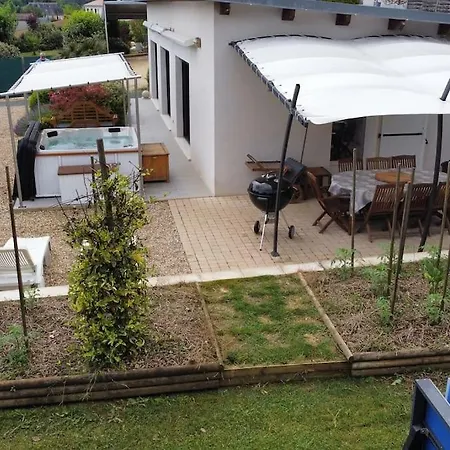 Casa vacanze A 4 Kms Bergerac, Jacuzzi, Piscine, 3 Chs